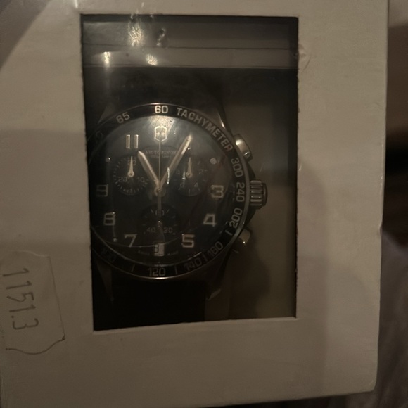Victorinox Mens Swiss Army Watch Chrono TACHYMETER Stopwatch & Measures Speed - Picture 2 of 3